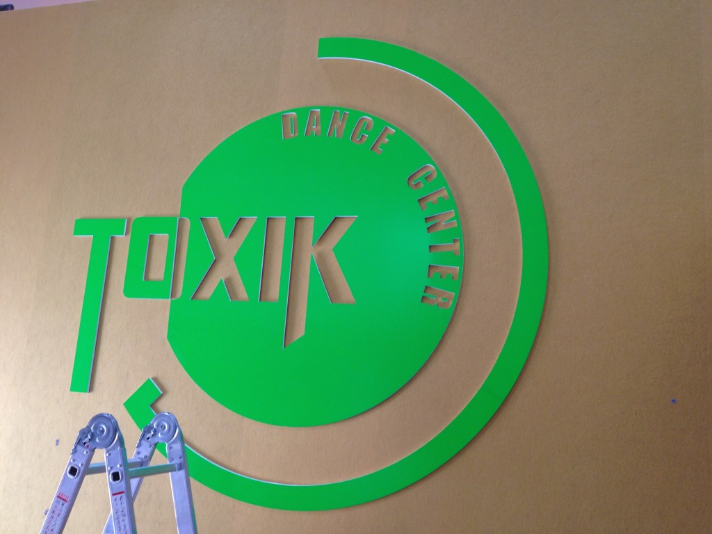 Panduan Lengkap Memilih Neon Box Jakarta untuk Bisnis Anda